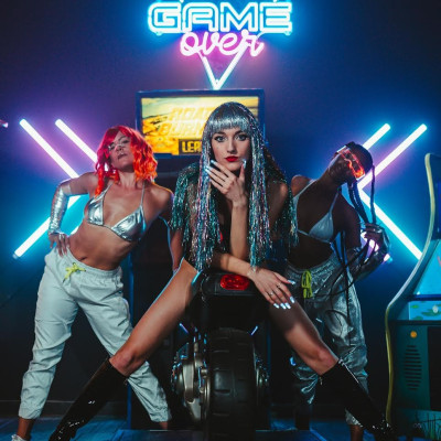 In Tune with LA Laura Paris: A Symphony of Styles and Stories