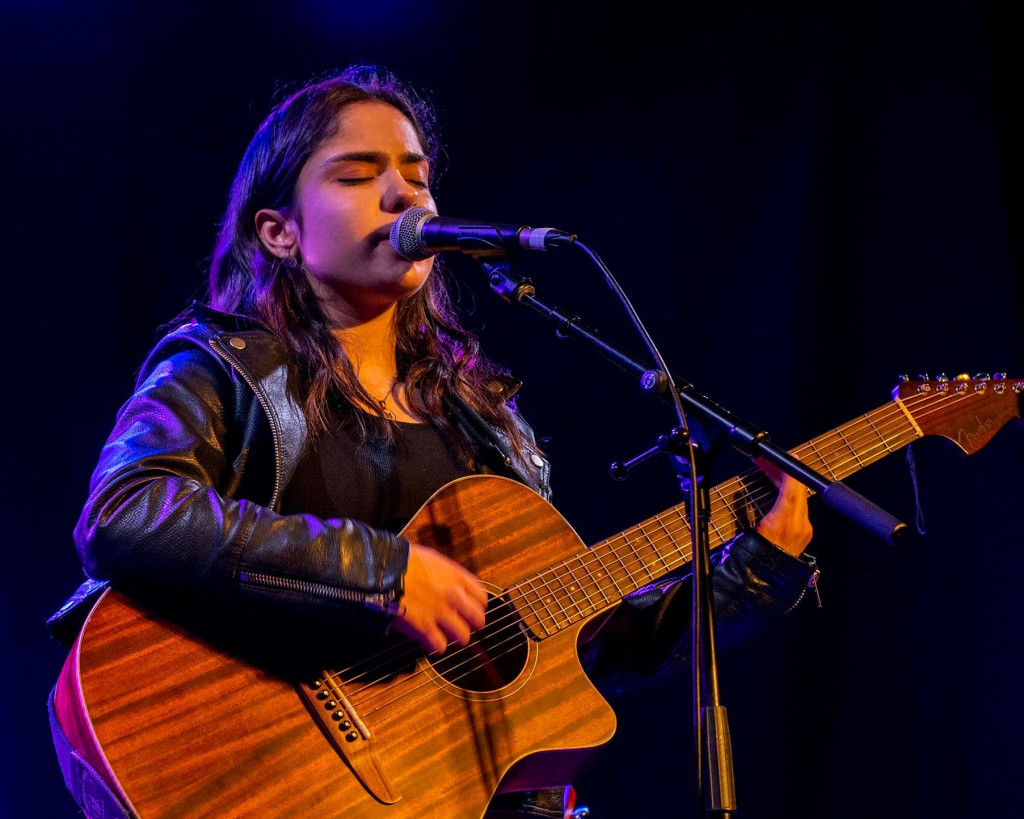 Carmon: Weaving Emotions into Melodies