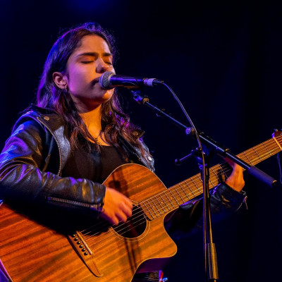 Carmon: Weaving Emotions into Melodies