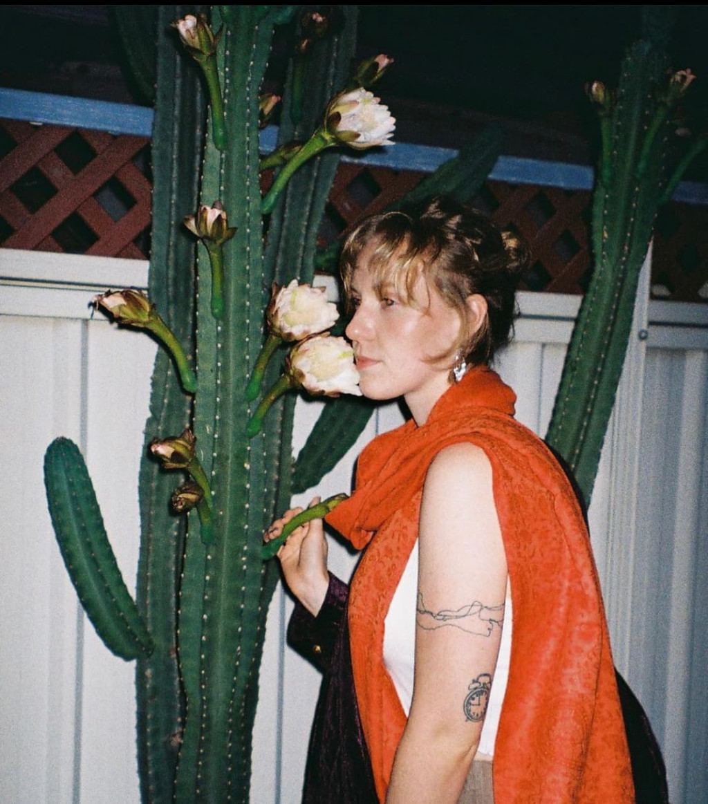 Aloe's Gritty Pop Vision: From Opera Halls to NYC Streets