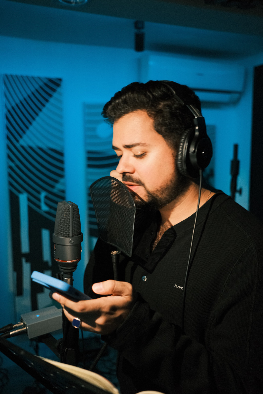 Itef's Musical Journey: Evolution Through Storytelling