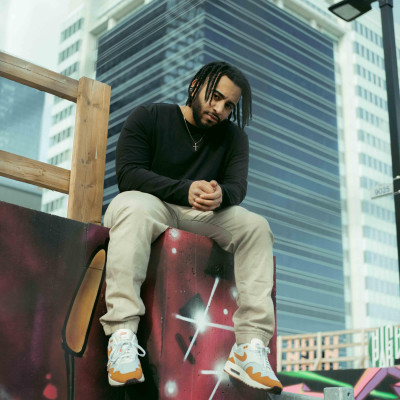 Jackie Art: Crafting Musical Dreams with a Global Palette